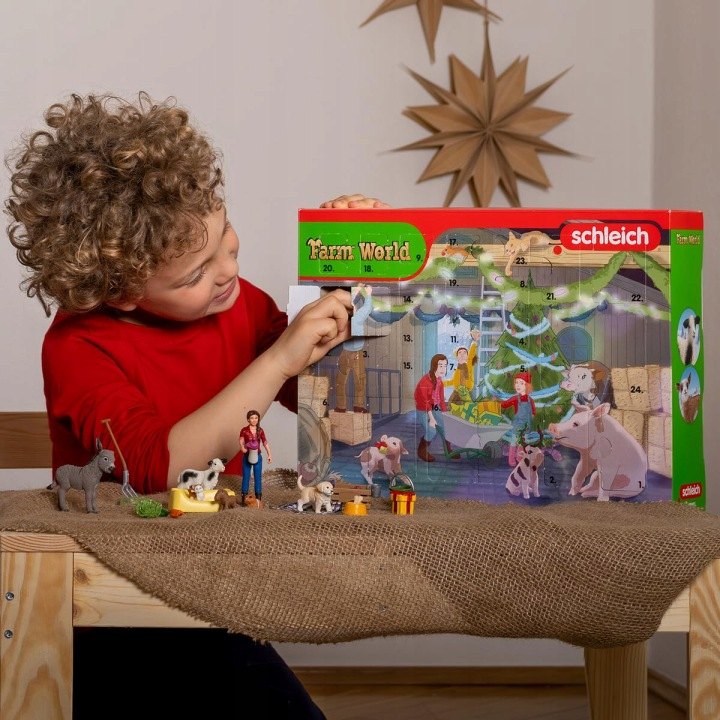 Adventný kalendár Schleich Farm World 2023 s 24 dielmi