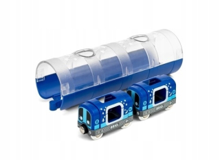 Brio metro svietiace v tme s tunelom
