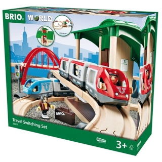 Brio - osobný vlak s vlakovej stanice