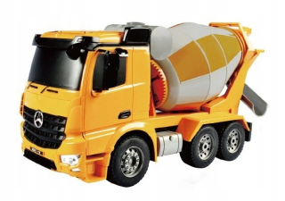 Betonierka vzdialenej. Strained Mercedes-Benz Arocs 01:26