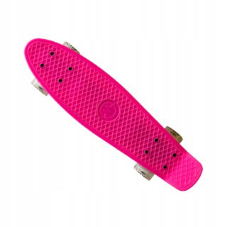 Skateboard na rybárske dosky. Žiariace kolesá