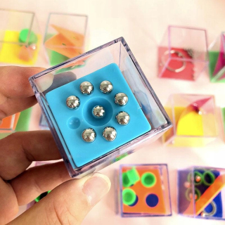 Huilong Puzzle Hračka Dekompresné box Gravitácia Balan