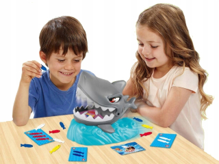 Interaktívna hra šialený žralok jedla family fish