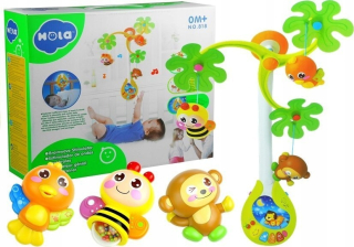 Kolotoč. Hudobná hračka. Hrkálka pre dieťa