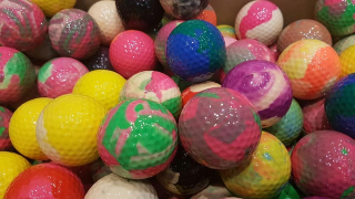 FAREBNÉ golfové loptičky Mix Nové 100 ks MINI-GOLF