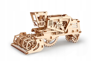 Úroda kombajn Ugears mechanický model drevený