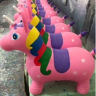 KX7899 GUMOVÝ JUMPER UNICORN RUG