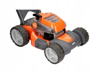 Batériami napájaná kosačka Husqvarna vydáva hluk