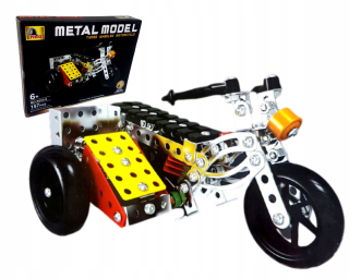 Metal structural model pre krútiacim motorom