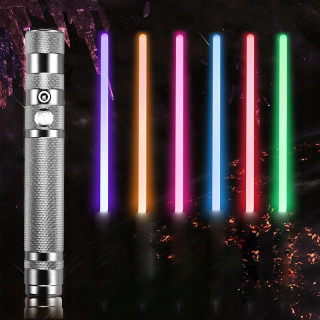 Kovový svetelný meč z hračky Star Wars