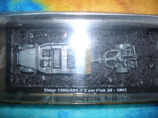 Nový model / miniatúrne / bojové vozidlo s Steyr II