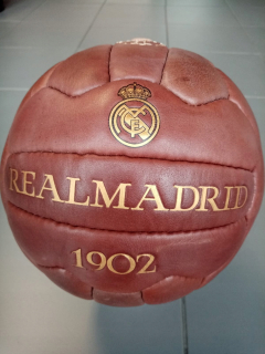 SKUTOČNÝ MADRID RETRO FUTBALOVÁ LOPTA 5
