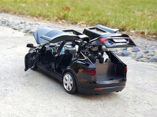 Auto pre deti model Tesla x 1:32 Premium