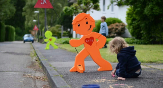 StreetBuddy - varovná figúrka - 82 cm - ULICA