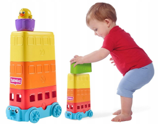 Tomy farebné autobusu pyramídy do stohu