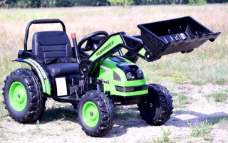 Traktor s pilotom nabíjačky s batériou 2x45W