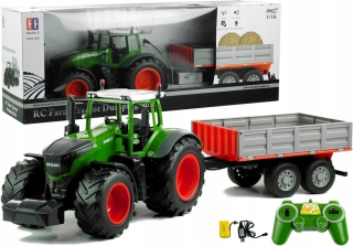 Diaľkové traktor riadený veľkým prívesom