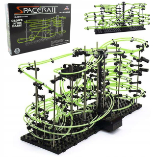 Lopta track SpaceRail svietia v tme coulops